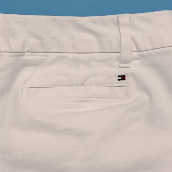 TOMMY HILFIGER | White Bermuda Shorts | Size 8 - Picture 12 of 16
